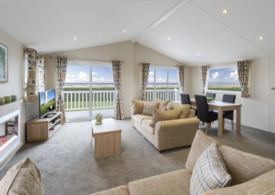 Spacious park home with a beautiful garden